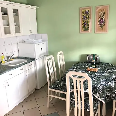 Tieff Apartmanhaz Balatonmariafuerdo Hullamtelep Holiday home