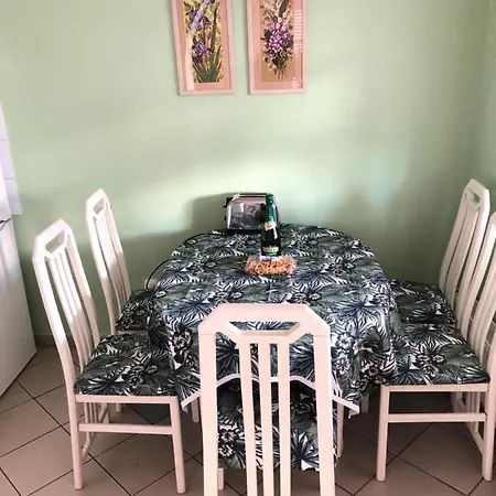 Tieff Apartmanhaz Balatonmariafuerdo Hullamtelep Holiday home