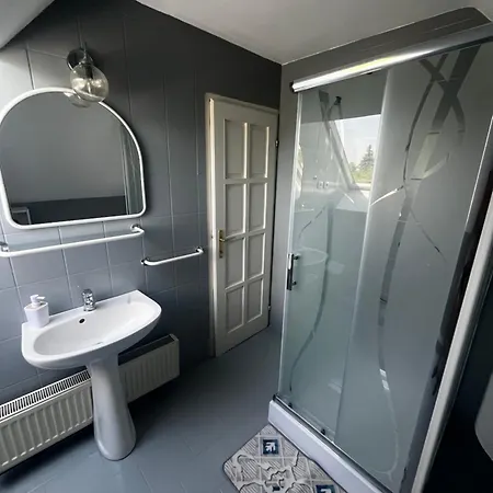 Tieff Apartmanhaz Balatonmariafuerdo Hullamtelep Feriehus