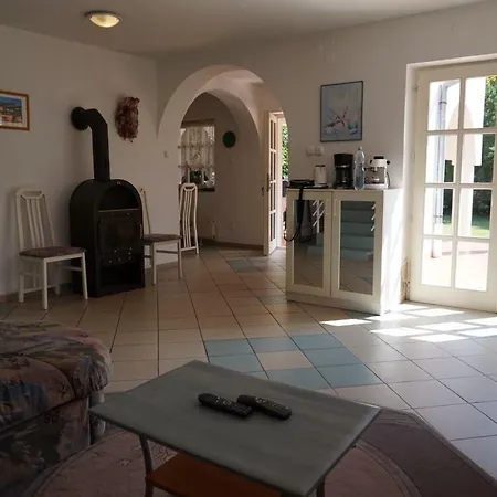 Tieff Apartmanhaz Balatonmariafuerdo Hullamtelep Holiday home *
