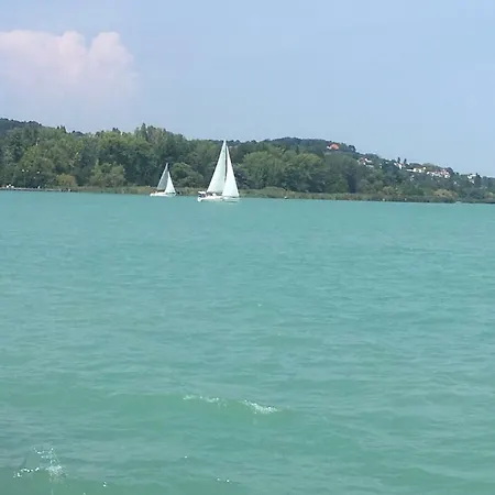 Tieff Apartmanhaz Balatonmariafuerdo Hullamtelep Holiday home Balatonkeresztur