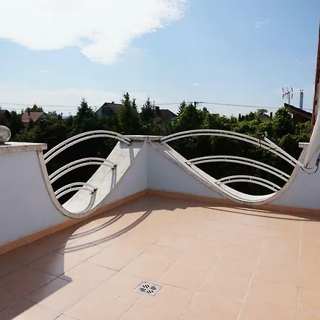 Tieff Apartmanhaz Balatonmariafuerdo Hullamtelep Holiday home Balatonkeresztur