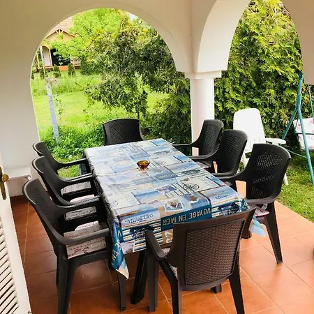 Holiday home Tieff Apartmanhaz Balatonmariafuerdo Hullamtelep *